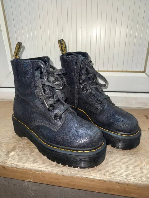 Dr. Martens Molly Iridescent Crackle — Тбилиси — 450 ₾