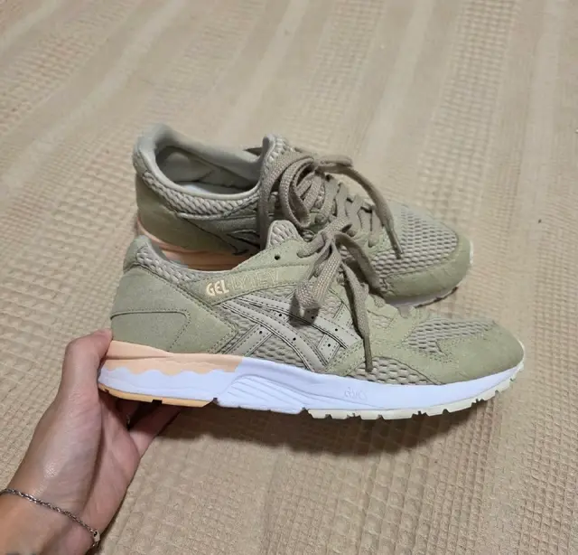 Кроссовки ASICS Gel-Lyte V — Батуми — 130 ₾