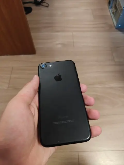 IPHONE 7 BLACK — Тбилиси — 125 ₾