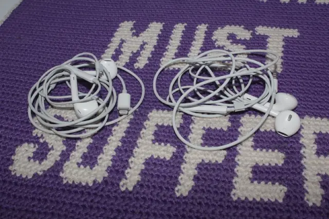 Apple EarPods Lightning и 3.5 — Белград — 800 дин