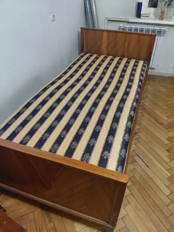 Кровати с матрасами