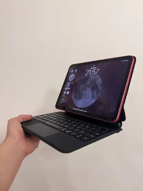 Чехол-клавиатура для iPad 10-го поколения (2022) и 11-го поколения (A16, 2025) — Тбилиси — 120 ₾