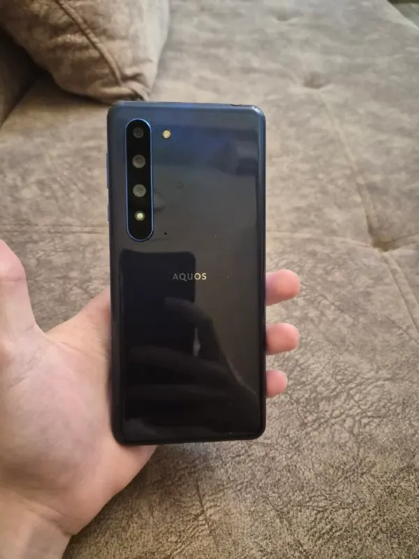 Aquos r5g 12/256