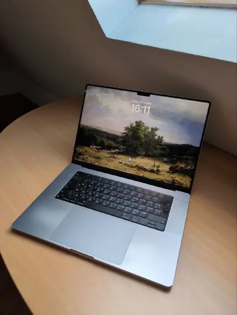 Macbook Pro 16 дюймов M1 Pro 32RAM / 512 SSD — Белград — 950 €