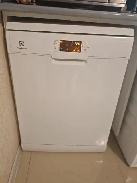 Отдельно стоящая посудомоечная машина Electrolux ESF9552LOW — Тбилиси — 1 200 ₾