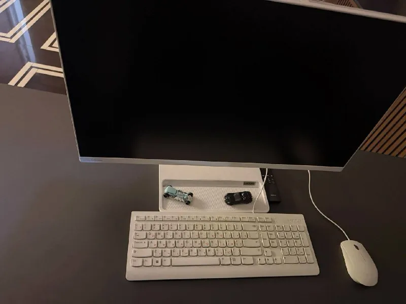 Lenovo IdeaCentre AIO 24IRH9