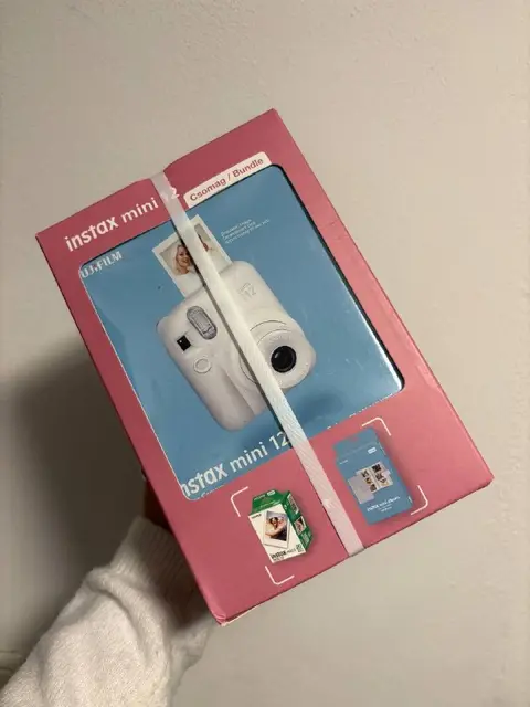 Fujifilm Instax Mini 12 (белая) — Батуми — 300 ₾