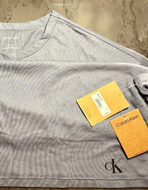 Мужская футболка Calvin Klein — Батуми — 100 ₾