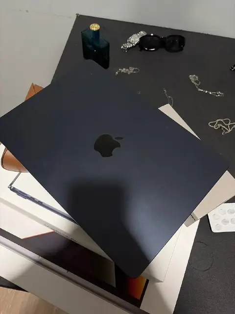 MacBook Air M5 — Тбилиси — 3 800 ₾