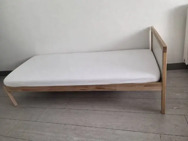 Детская кровать SNIGLAR с матрасом — Анталия — 1 200 ₺