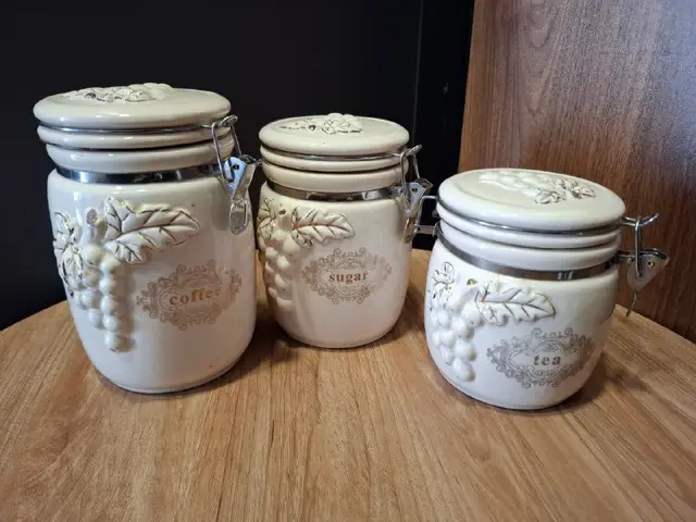 Винтажный комплект для хранения — Coffee / Sugar / Tea — Батуми — 15 ₾