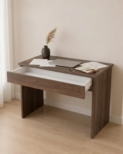 Стильный письменный стол — Батуми — 150 ₾