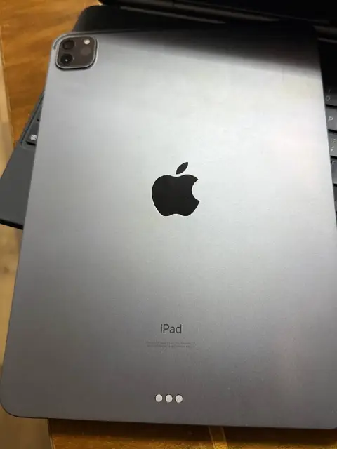 IPad Pro 11, 256 gb, 2 поколения с клавиатурой — Тбилиси — 1 550 ₾