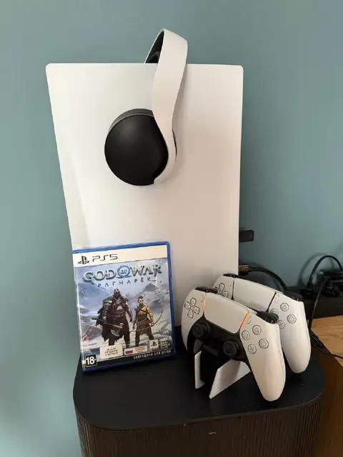 PS5 с дисководом, 2 геймпада Dual Sense, наушники Sony Pulse 3D, God of War Ragnarök — Tbilisi — 1,600 ₾