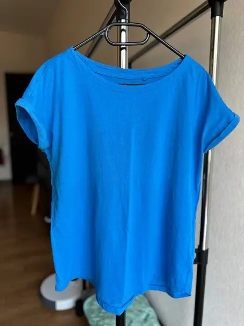 Футболка Next с широким вырезом — Тбилиси — 10 ₾