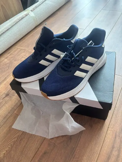 Кроссовки Adidas — Batumi — 150 ₾