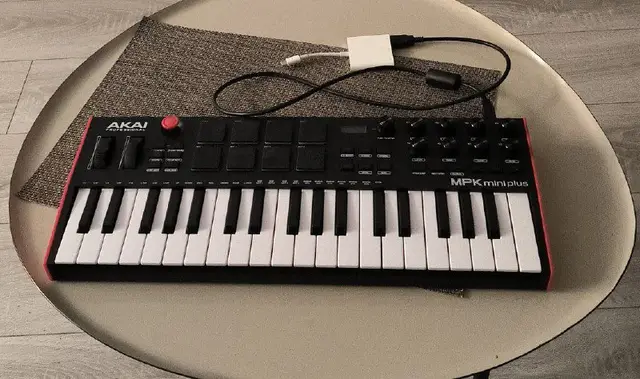 Akai MPK mini Plus — Тбилиси — 320 ₾