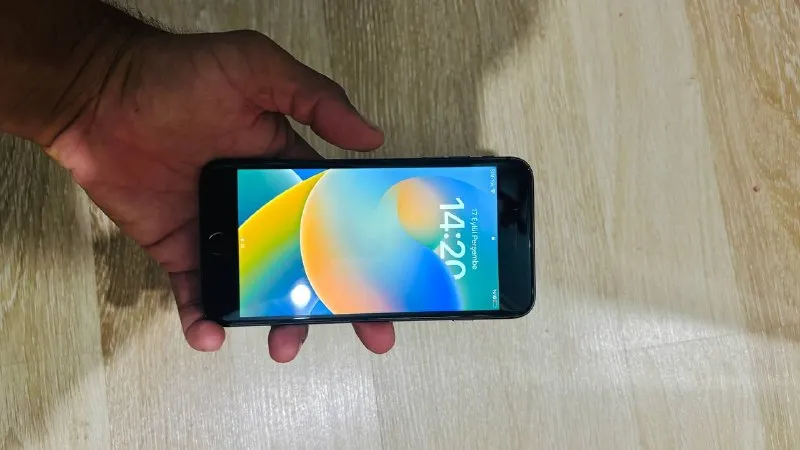 İphone 8 plus 64 gb