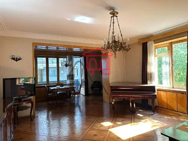 Винтажная квартира с 2 спальнями — Тбилиси — 1 300 $