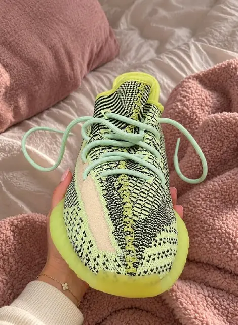 Adidas Yeezy Boost 350 V2 — Тбилиси — 99 $