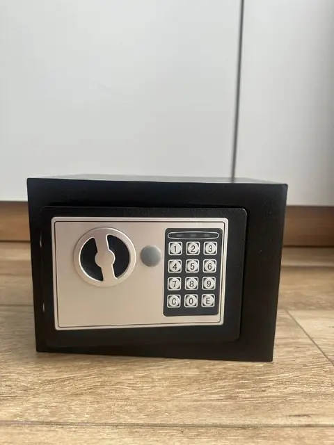 Сейф — Батуми — 20 ₾