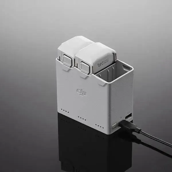 2 оригинальные батареи + зарядный хаб DJI