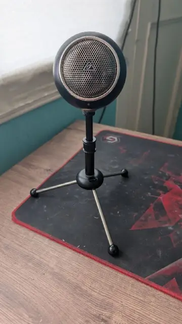 Микрофон на треноге Behringer BV-BOMB — Tbilisi — 130 ₾