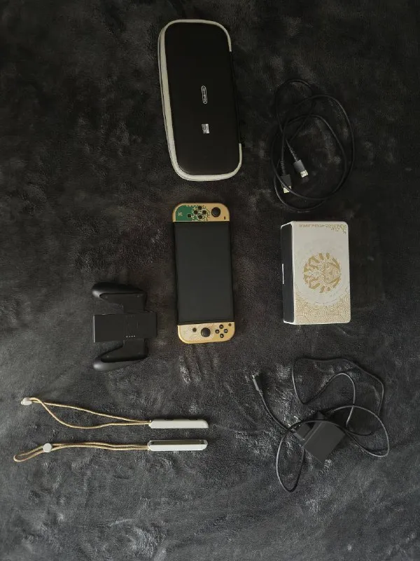 Nintendo Switch OLED The Legend of Zelda TOTK Edition