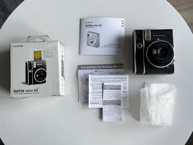 Камера моментальной печати Fujifilm Instax Mini 40 — Tbilisi — 250 ₾