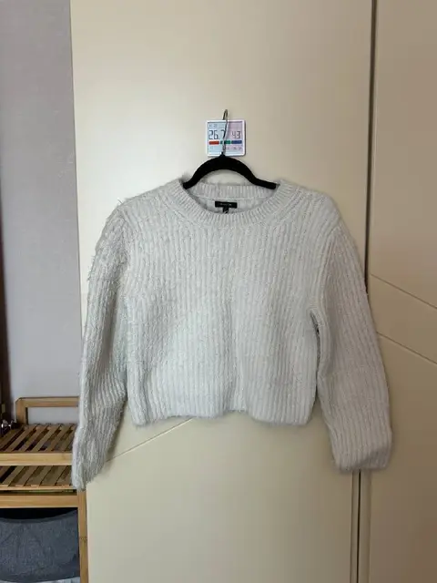Молочный свитер укороченный с ворсом — Тбилиси — 50 ₾