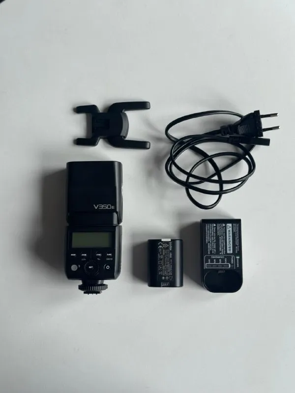 Вспышка Godox V350S