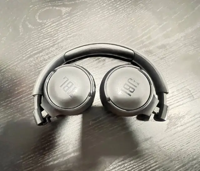 Беспроводные наушники JBL Tune 520BT — Тбилиси — 50 ₾