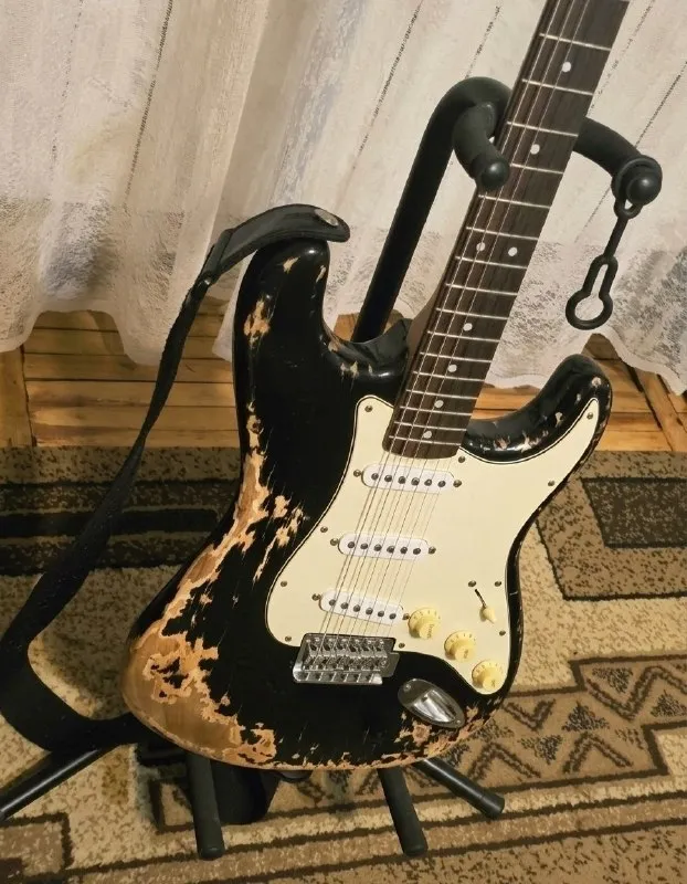 Squier by Fender Startocaster