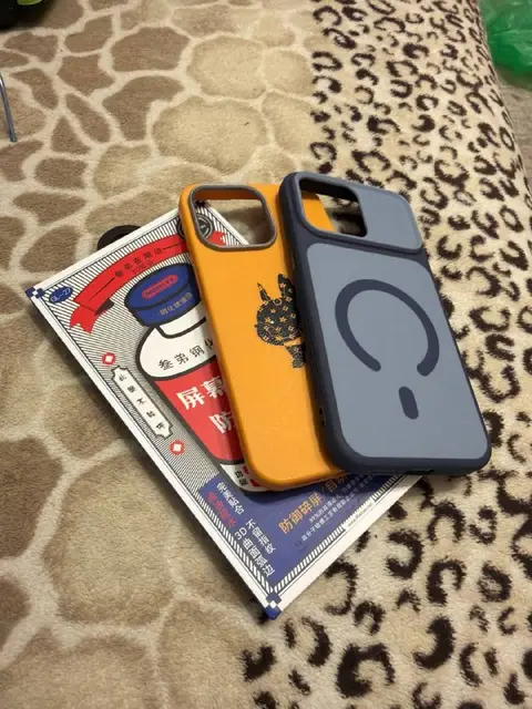Чехол синий новый и стекло на iPhone 15 Pro Max — Almaty