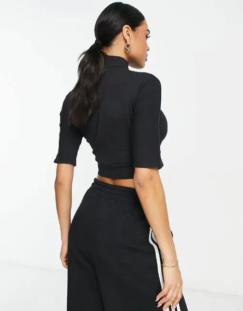 Nike чёрный спортивный топ — Batumi — 75 ₾