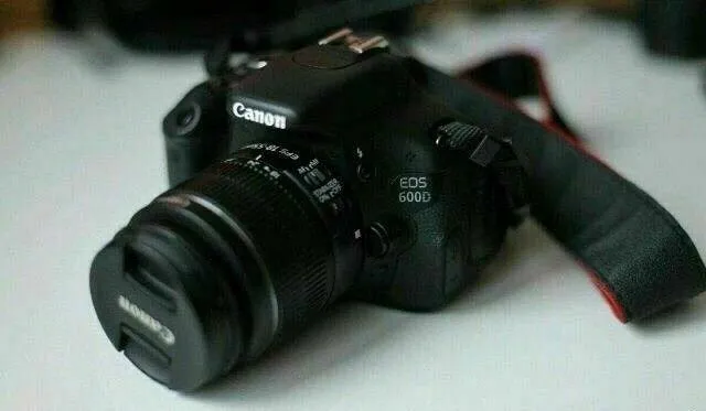 Фотоаппарат Canon EOS 600D с объективом 18-55