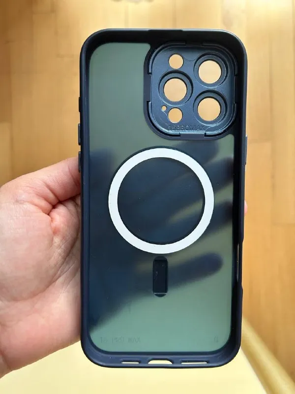 Чехол на IPhone 16 pro max