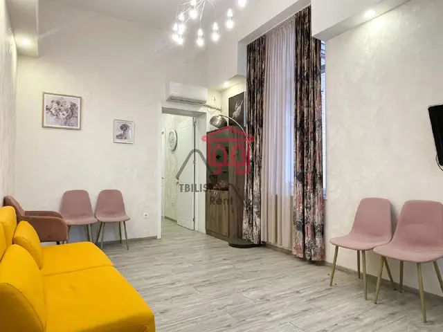 Просторная квартира рядом с метро площадь свободы — Tbilisi — 1,350 $