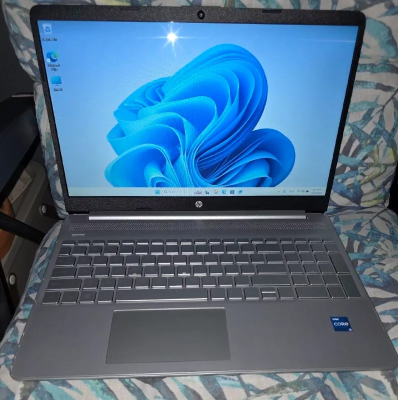 Ноутбук HP 2022 Laptop 15-DY2702DX