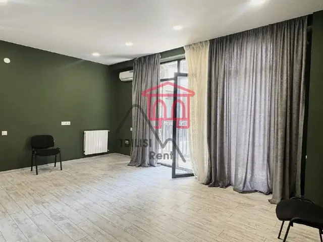Сдается просторная квартира с хорошим ремонтом — Тбилиси — 3 700 $