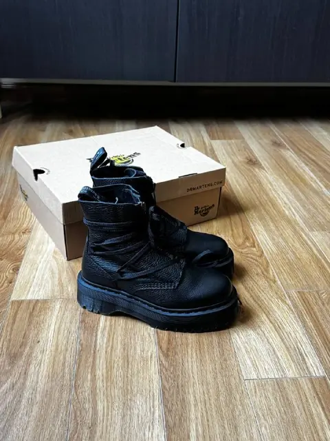 Ботинки DR MARTENS JARRICK II MONO LACED LEATHER PLATFORM BOOTS IN BLACK — Yerevan — 70,000 ֏