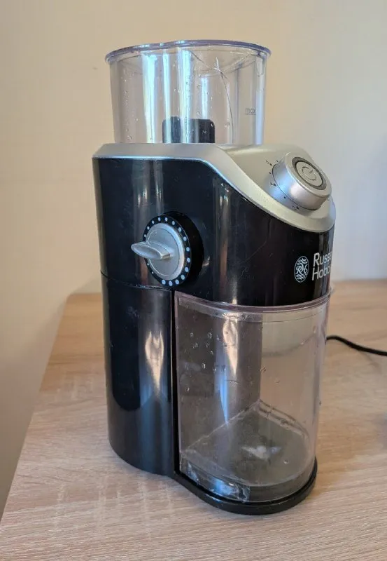 Жерновая кофемолка Russell Hobbs Classics