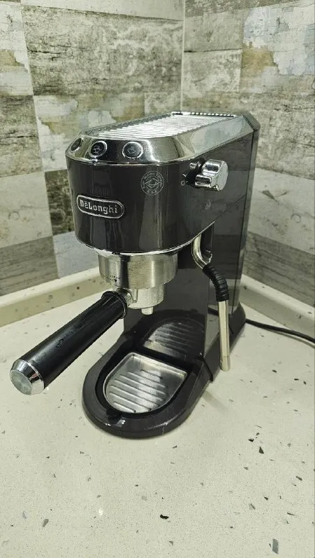 Кофемашина De’Longhi Dedica Arte EC885.GY