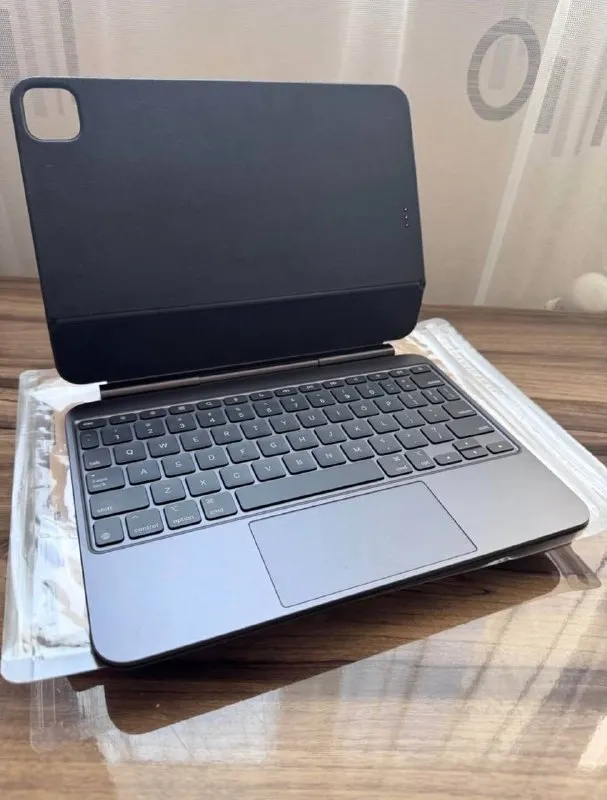 Magic Keyboard для новых айпадов iPad Pro 11 inch M4 M5