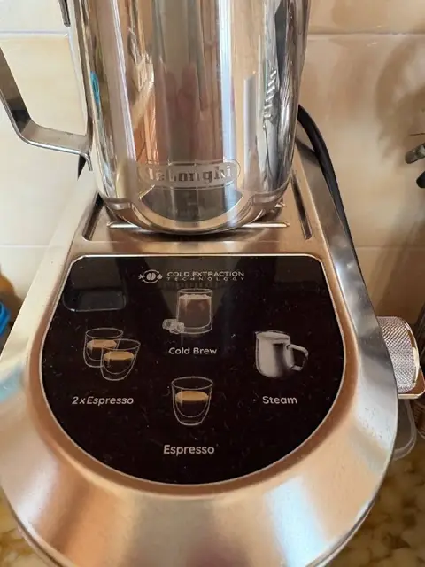 Кофемашинка «Delonghi» — Батуми — 500 ₾