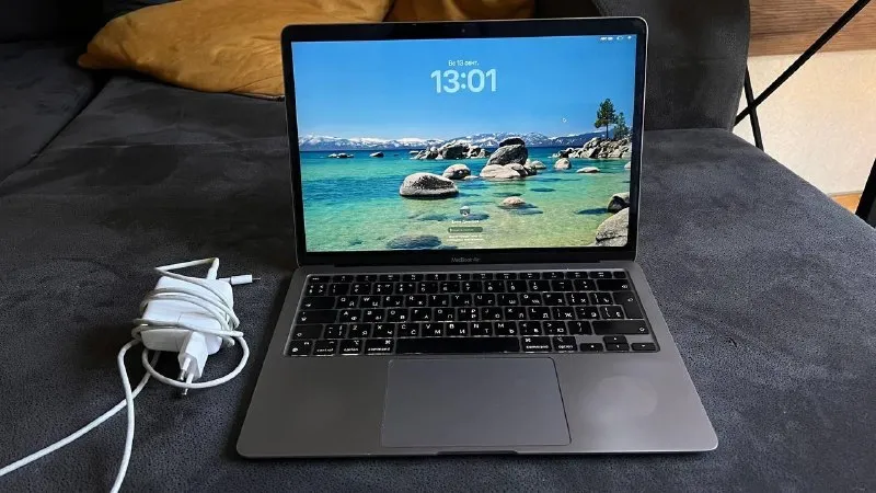 MacBook Air 13» 2020 года на чипе Apple M1