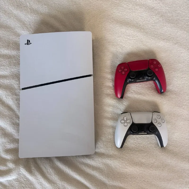 Ps5 slim digital edition + 2 dualsense