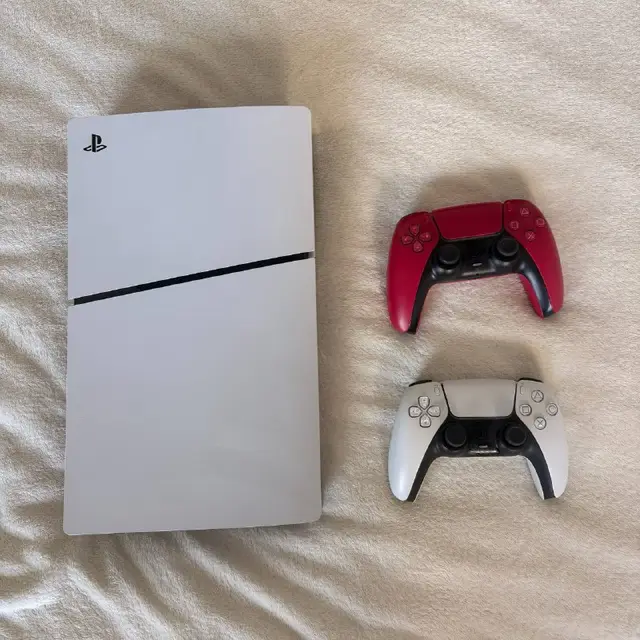 Ps5 slim digital edition + 2 dualsense — Batumi — 1,350 ₾
