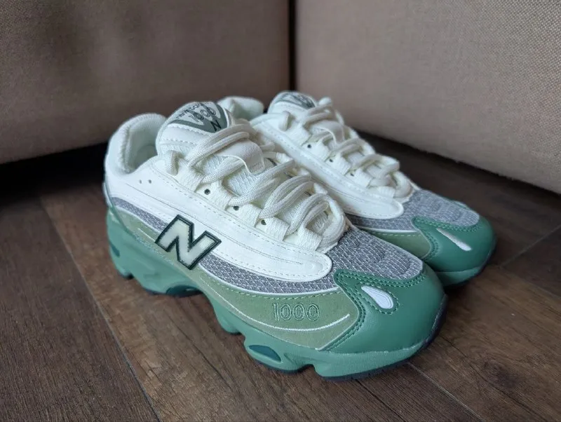 Женские кроссовки New Balance 1000