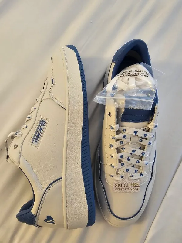 Skechers